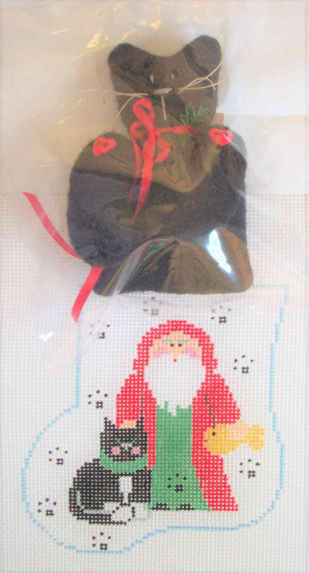 Mini-sock with Insert - Santa with Black Kitty