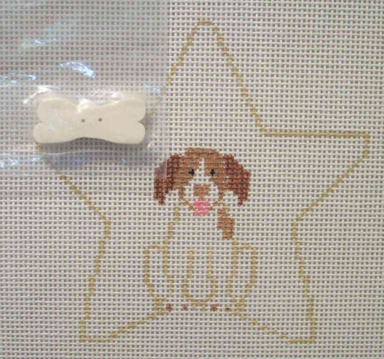 Animal Star - Brittany Spaniel with Bone Button